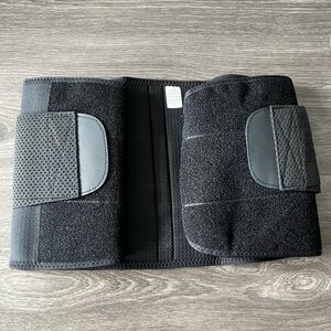 NWOT Waist Trainer Size S